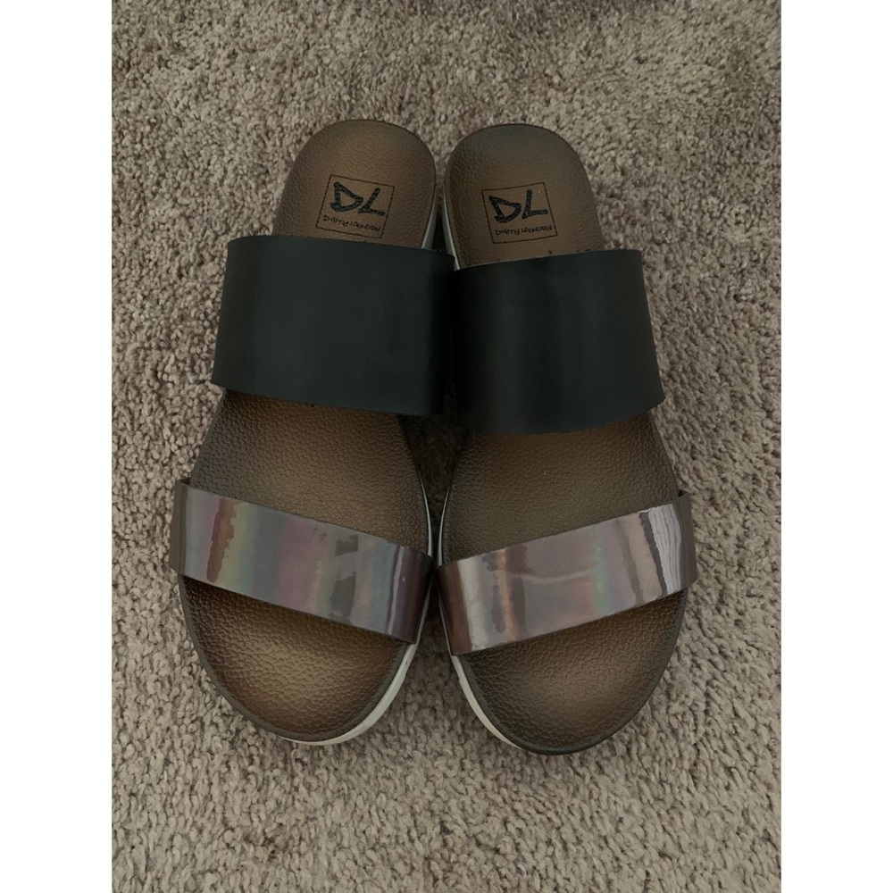 Sandals - Picture 4 of 4